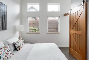 Award-Winning Guest House with Private Entrance - Image 4