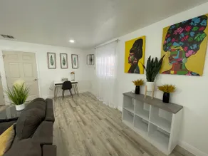 Lovely 2 bedroom rental unit, with free parking. - Image 5