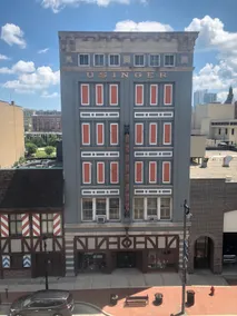Downtown MKE Vibes • Roomy Stay + Cool Perks - Image 2