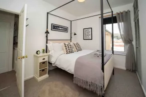 Spacious Flat in Bath - Image 2