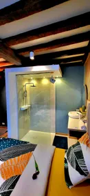 Beautiful rustic modern apartment - Image 4