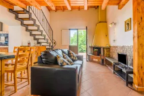 Villa with pool and panoramic surroundings - Image 2