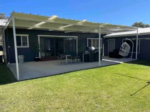 Charming Coastal Getaway - Image 2