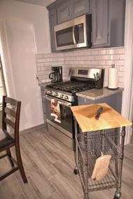 Private, Cozy Casita- walk to UNM and Nob Hill! - Image 4