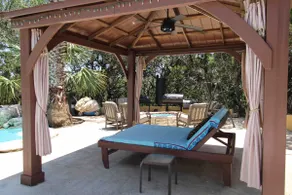 Couples Retreat with hot tub and steam room - Image 4