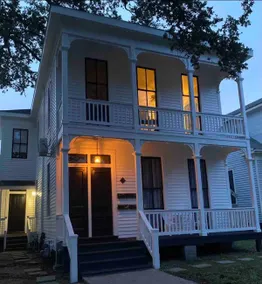 Elegant Flat ~ Historic District - Image 5