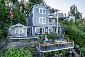 Stunning beachfront getaway! - Image 4