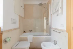 iFlat Navona White and Stylish Apartment - Image 5