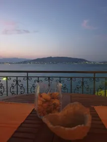 Sea view luxury apartment - Image 3