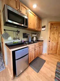 Lovely Studio Apt, 5min walk to Bizz Johnson Trail - Image 4