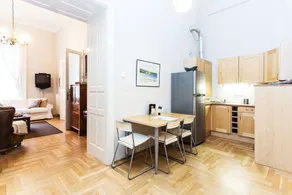 Budapest HOME Bourgeous Chic - Image 3