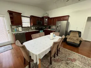 Cheerful 1-bedroom home in quiet neighborhood - Image 3