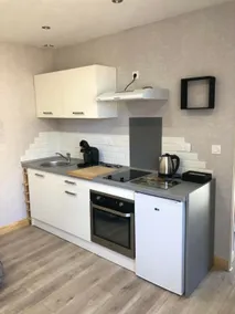 Lovely apartment with free parking - Image 2