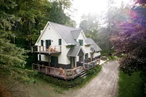 Luxury Creekside Retreat- Walk to HoliMont & Town - Image 3