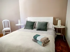 Spacious, close to downtown, with free garage - Image 3