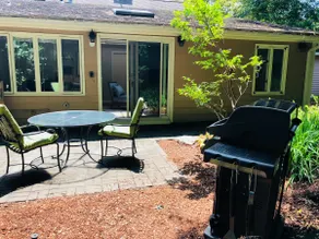 Lakeside apartment, patio, hot tub, outside shower - Image 2