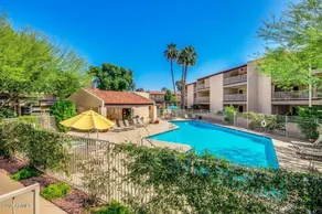 Peaceful 2B 2B Condo with Lake, Pool, and Spa - Image 2