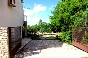 Beautiful Home In Lun - Image 4