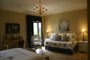 Heartley Apartment - Image 3