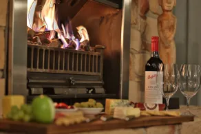 Ironstone Romantic Couples Retreat - Image 3