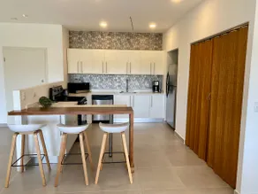 Spacious 3 Bedroom Oceanview + Pool - Image 5