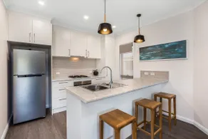 Apartments On High - 3 Bedroom - Image 2