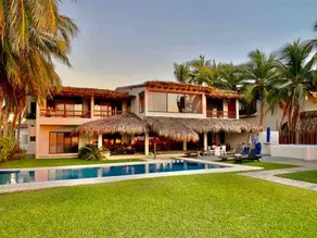 Modern 5 bedroom BEACH HOUSE with Pool/P - Image 2