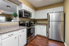 Upgraded Townhome w Shared Pool in Gated Complex - Image 5