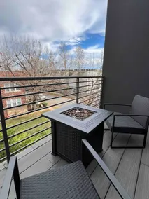 Skyline-Blick Modernes 3-Ebenen Apartment in der Innenstadt OKC #B - Image 5