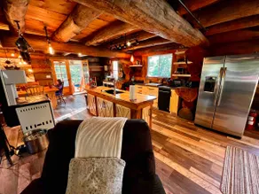 Welcome to the Grizzly Log Cabin - Image 3