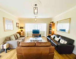 The Old Coach House, large spacious family holiday home with garden, Ventnor - Image 2