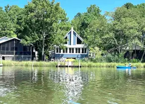 Charming Waterfront Cottage w/2 King Suites + Dock - Image 3