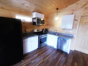 TWO BEDROOM LAKEVIEW CABIN [ROW 2] - Image 5