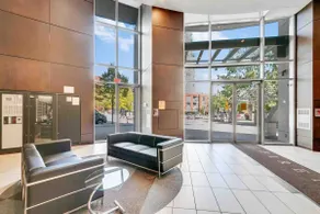 Cozy 1BR+Den Highrise in Downtown Vancouver - Image 4