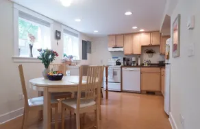 Cozy, yet Spacious Division 1BR Apt - Image 4
