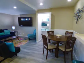 DeeDee's Fairway Apartment - Image 3