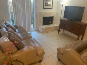 Nice home near beautiful lake - Image 3
