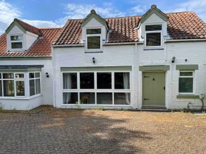 Sundial Cottage, Stunning 3 Bed Cottage with Hottub - Image 5