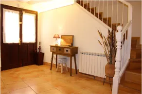 Country house with garden in Navarra - Image 3