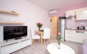 Violet Apartment •Central Hvar •Sea view & Parking - Image 5