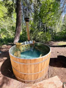 Cabin In The Woods- hot tubbing yes, demons no - Image 4