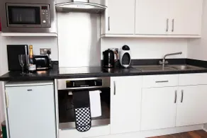 Highcliffe Ebony Suite - Beachfront - 1 bed - sleeps 4 - Image 4