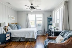 Charming Family-Friendly Home- sleeps 18! - Image 4
