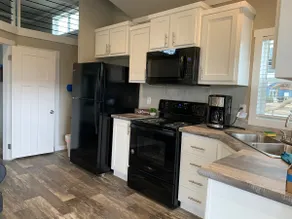 Private Tiny Homes along Brushy Creek - Image 4
