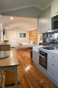 Mar Q Apartment - Image 2