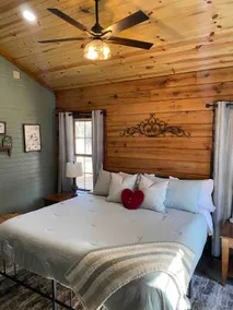 The Cozy Pines Cabin - Image 4