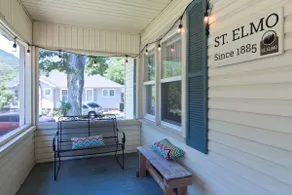 St Elmo Charming Cottage- 2BR w/ Screened-in Porch - Image 3