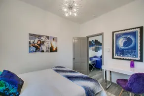 North End Luxury: Modern 1BR Near Downtown - Image 3