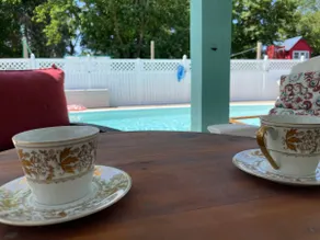 Amy’s Poolside Retreat - Image 3