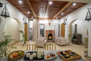Aesthetic and Luxury Home in City centre - Image 3